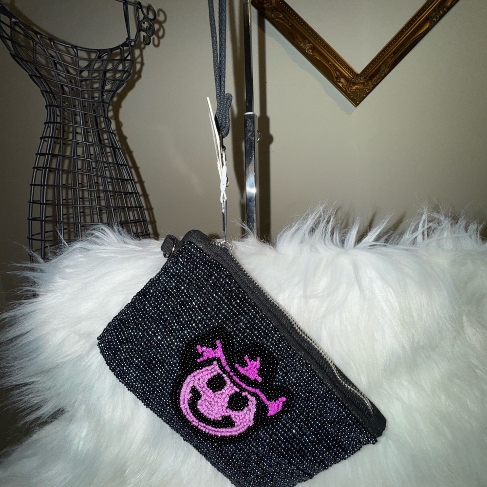 Clutch or wristlet 🎁 Black and Pink Beaded 🎁